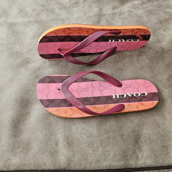 Coach Flip Flops - Picture 1 of 6